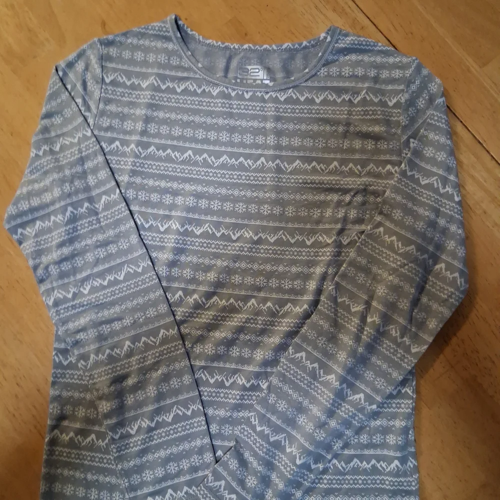 32 Degrees Heat Kids Baselayer Long Sleeve Crew Neck & Legging Set.  Size Large.